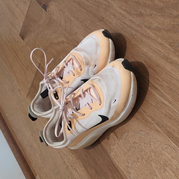 Nike Shoes - Nike Air Max Dia Running Shoe